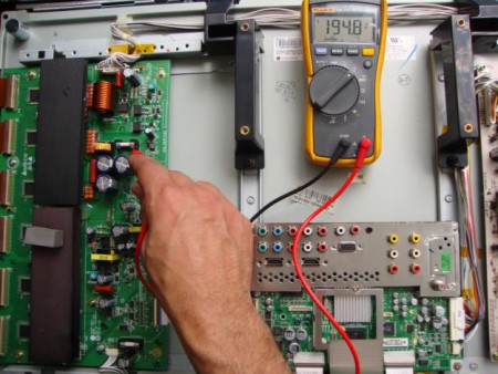 Reparamos  equipamento Electrónico - Ex. Televisores - Computadores - Som 